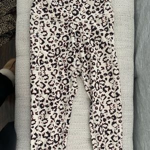 Colorful Koala beige leopard leggings with pocket, size medium